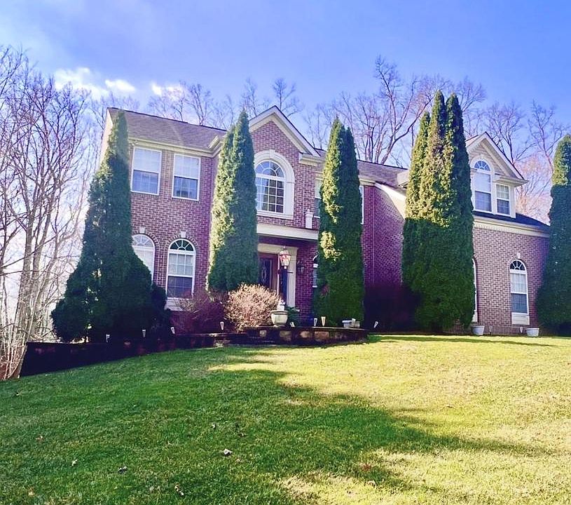 2nd image of 5113 Robins Perch Ln