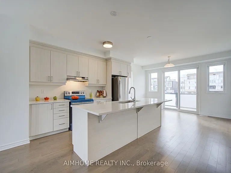 60 Avani Ave — Photo 1