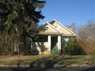 16 Chalmers Rd, Worcester, MA 01602