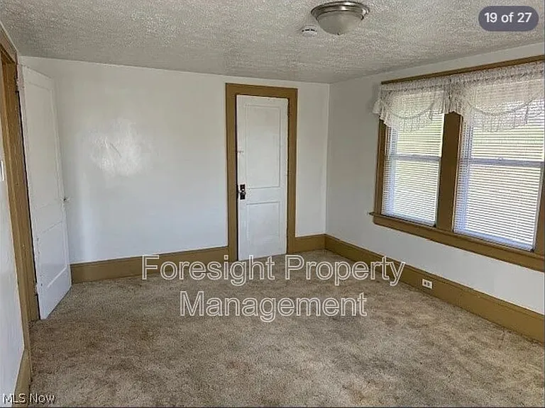 692 W Thornton St — Photo 7