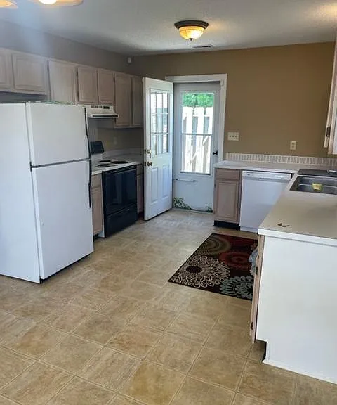 205 Cape Point Ln — Photo 6