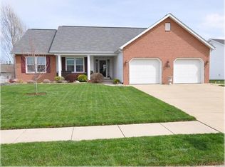 6 Oakbrooke, Troy, IL 62294