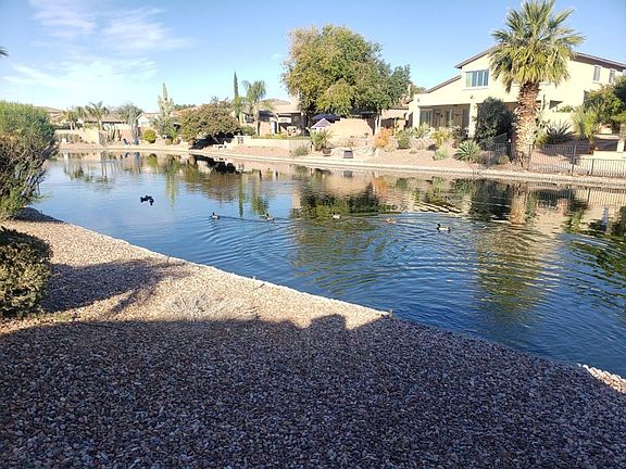 3rd image of 760 E Indian Wells Pl