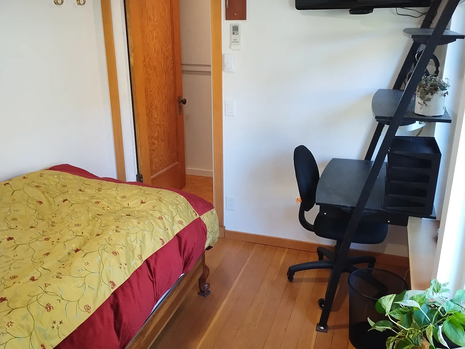 3 bed, 1056 sqft, $1,000 — Photo 3
