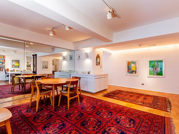 4th image of 100 W 57th St APT 14N