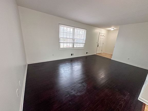 3rd image of 960 Kentwood St NE #964