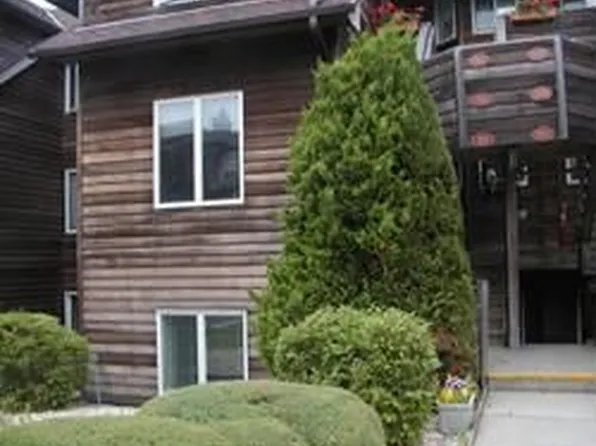 510 Fox Hill Dr, Baiting Hollow, NY 11933