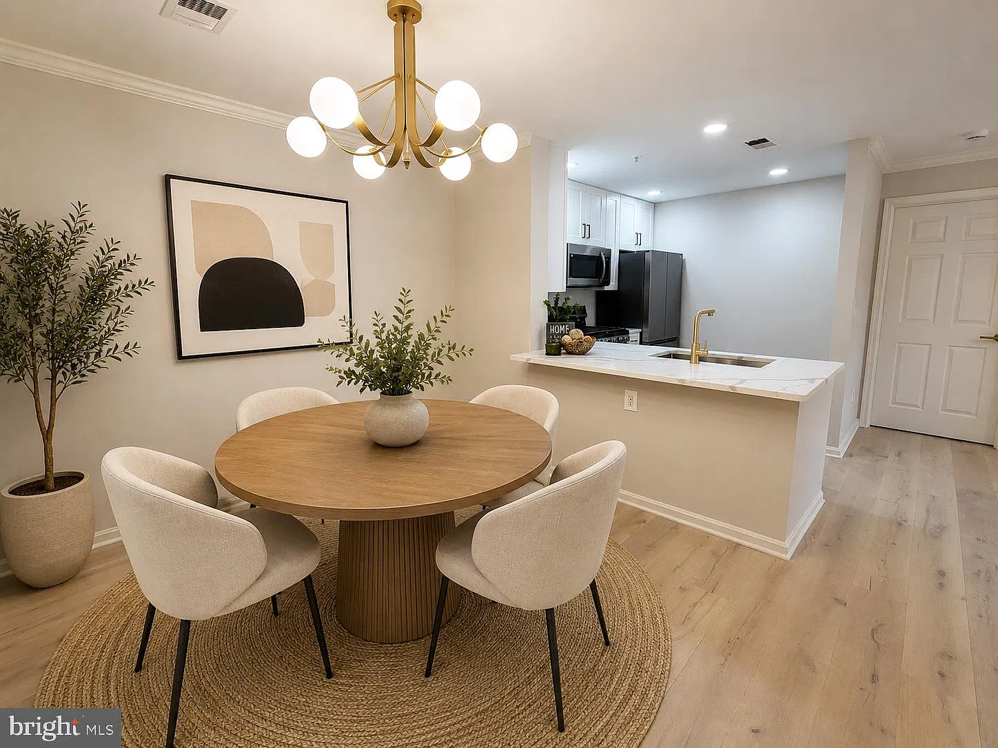2 bed, 2.0 bath, 1140 sqft, $3,000 — Photo 2