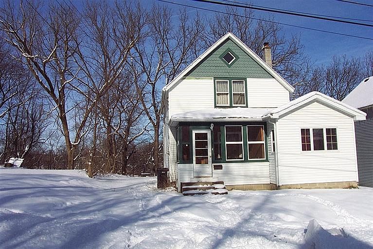 1st image of 136 W Belmont St