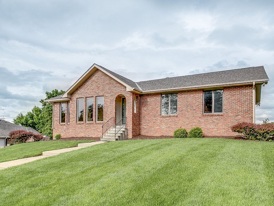 1st image of 1215 N 121st St