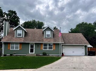 6533 SW 27th Ct, Topeka, KS 66614