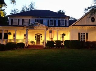 444 Walker Rd, Great Falls, VA 22066