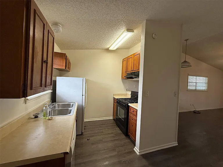 618 Mill St #B — Photo 3