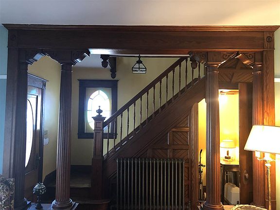 4th image of 15 Voorheesville Ave
