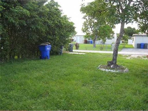 4th image of 2629 Taft St
