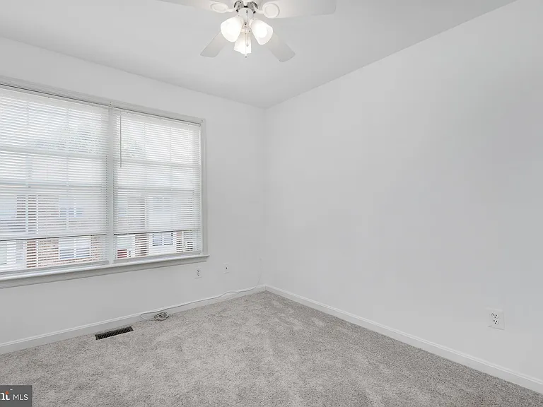 18506 Carriage Walk Cir — Photo 26