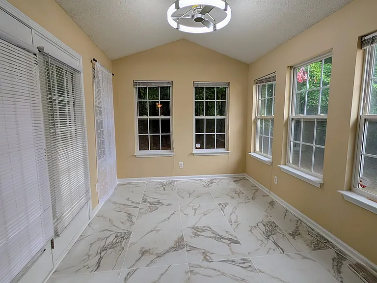 119 Kinnley Ct — Photo 5