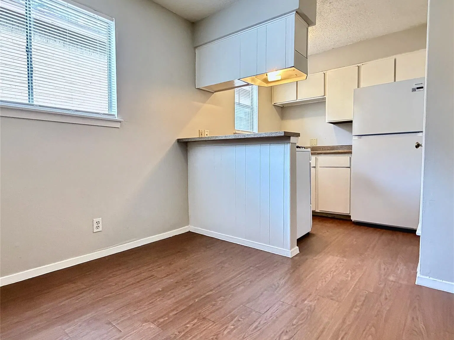 Studio, 1.0 bath, 400 sqft, $795 — Photo 3