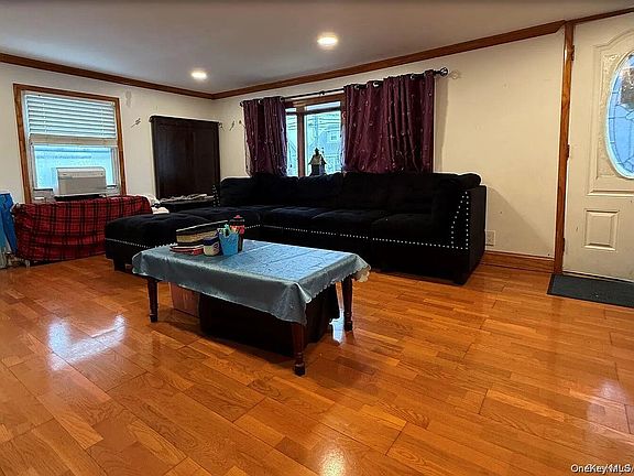 2nd image of 17 Litchfield Avenue