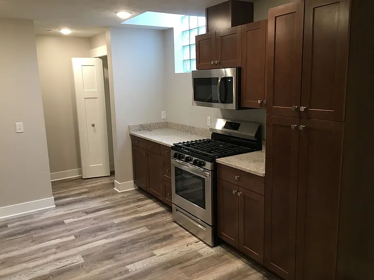 Beautiful apartment in a redeveloped church - Creston neighborhood. — Photo 23