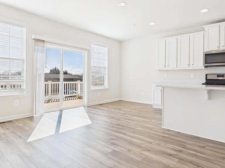 33 Chester Ct — Photo 11