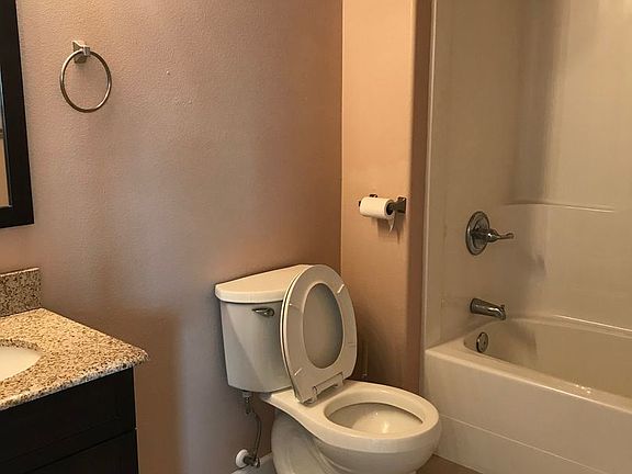4th image of 143 Calhoun Ln APT 204