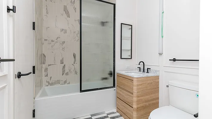 Rented by Nooklyn NYC LLC | media 41