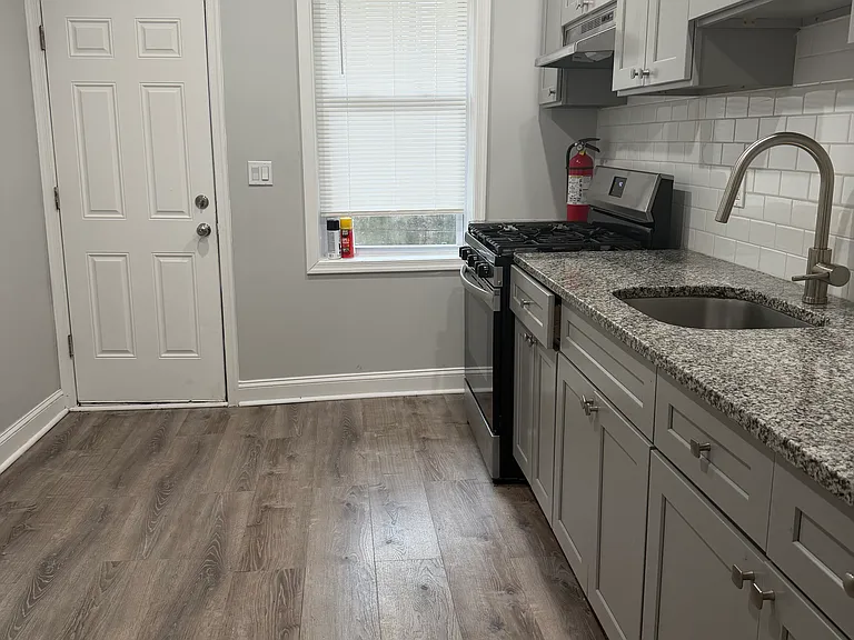 4449 N Cleveland St — Photo 14