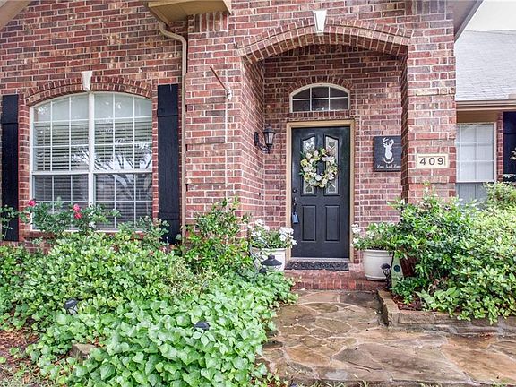 3rd image of 409 Canberra Ct