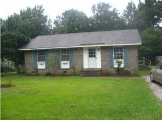 201 Tupperway Dr, Summerville, SC 29483