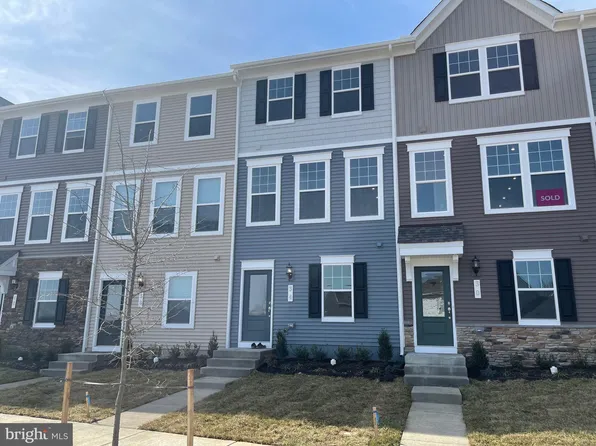 34 Coolidge Ave, Ranson, WV 25438