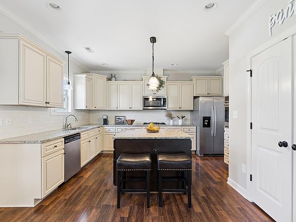 4th image of 83 Birdo Point Way