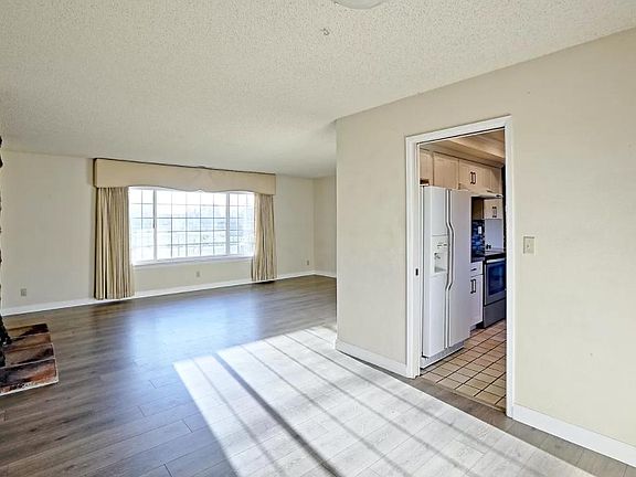 5th image of 40620 Las Palmas Ave
