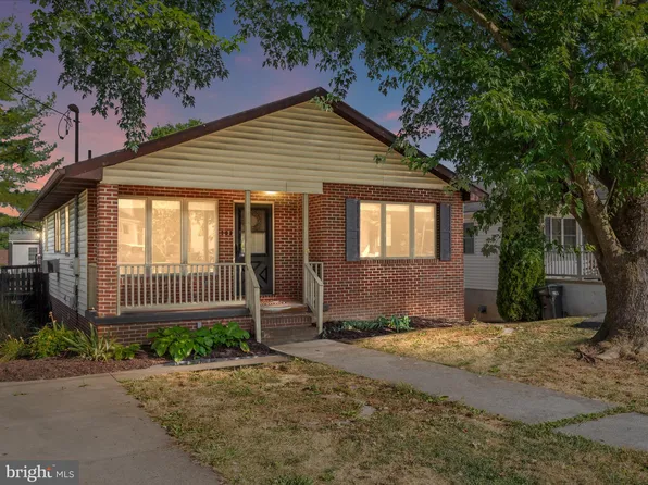 183 N Eberly St, Strasburg, VA 22657