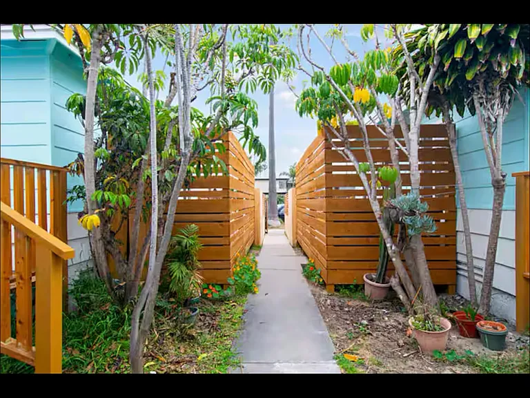 5124 Voltaire St — Photo 10