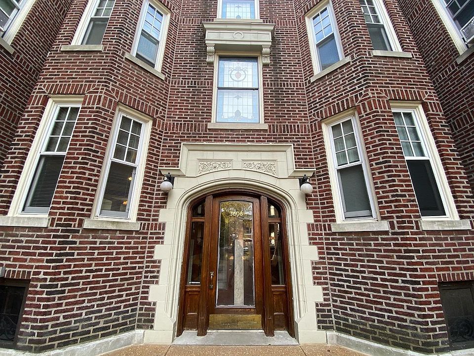 Detailed view of Connecticut apartment entrance.