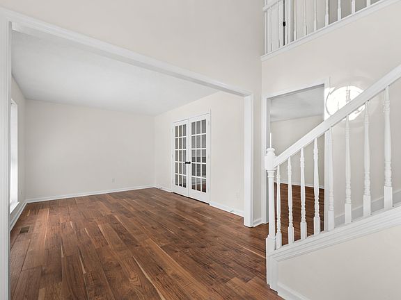 4th image of 304 Claymille Pl
