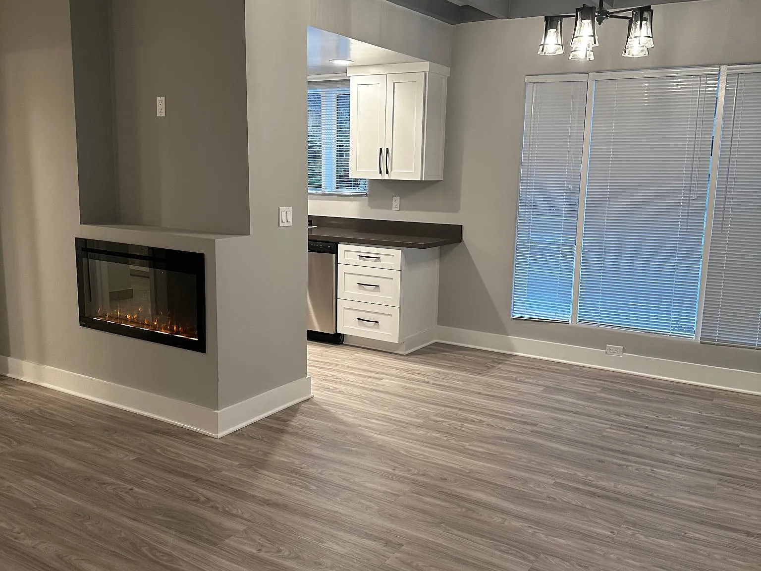 330 S Willaman Dr — Photo 3