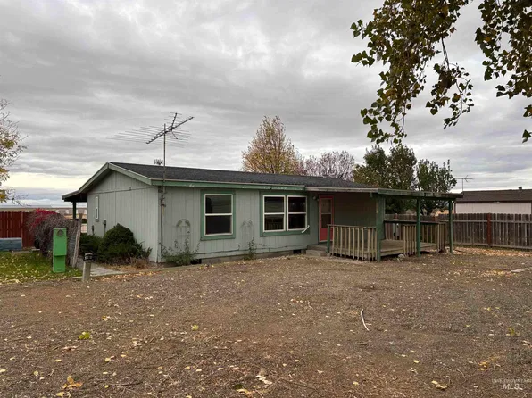 13719 SW Truman St, Mountain Home, ID 83647