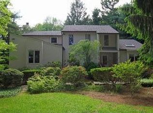 12 Chestnut Hill Ln, Lincroft, NJ 07738