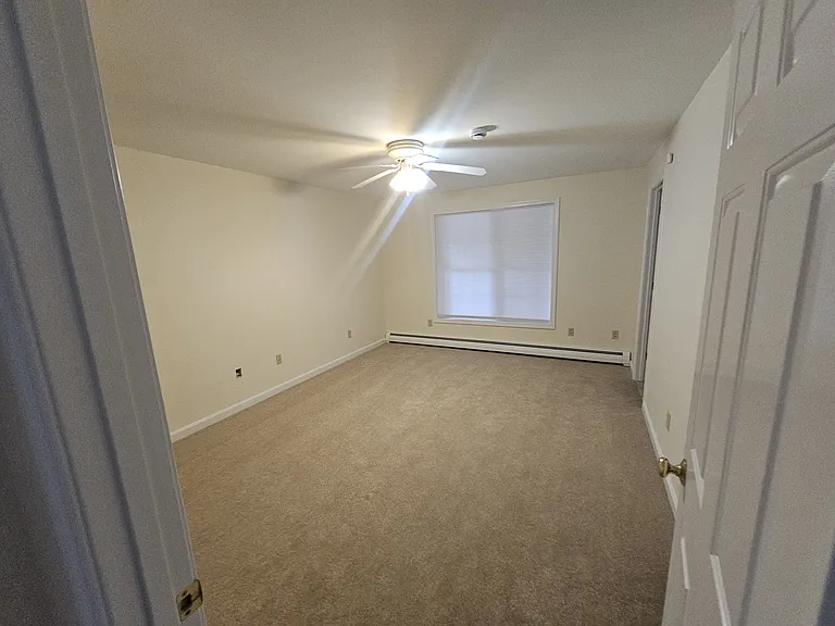 585 High St — Photo 9
