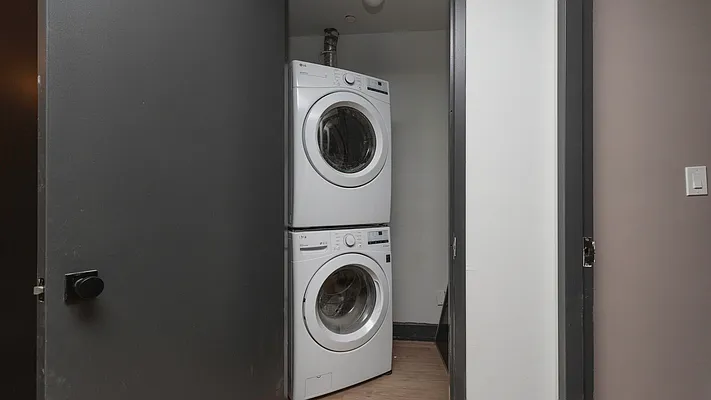 Rented by Nooklyn NYC LLC | media 37