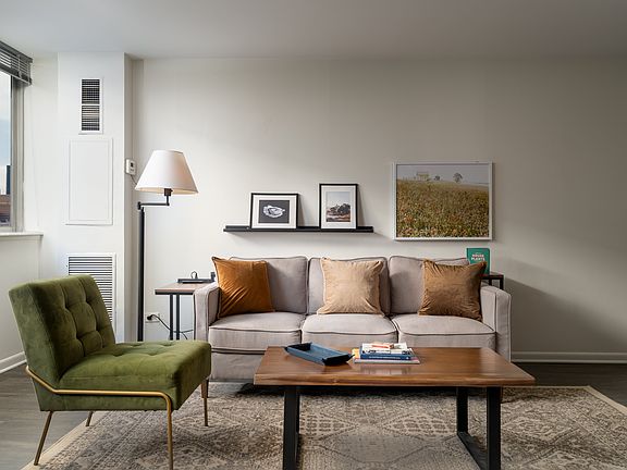 5th image of 901-905 S Ashland Ave #311