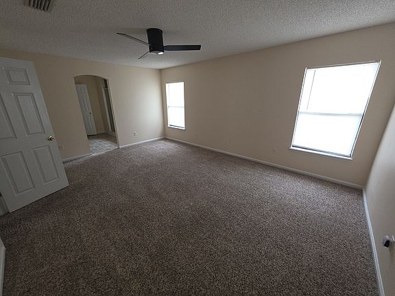 3rd image of 3304 Shelley Dr