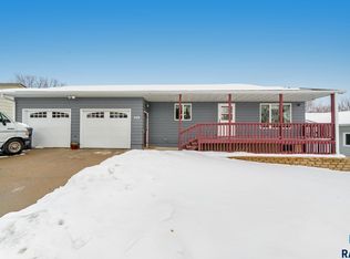 508 W 2nd St, Dell Rapids, SD 57022