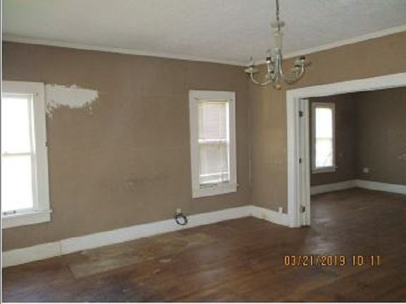 2nd image of 716 NW Arlington Ave