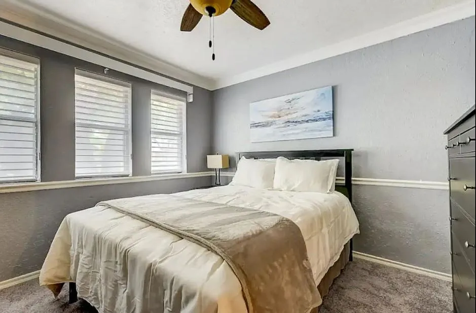 3 bed, 2571 sqft, $5,000 — Photo 3