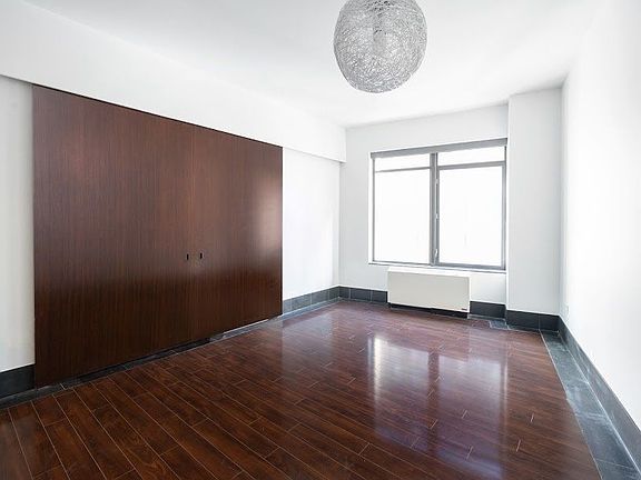 5th image of 40 Broad St APT 21E
