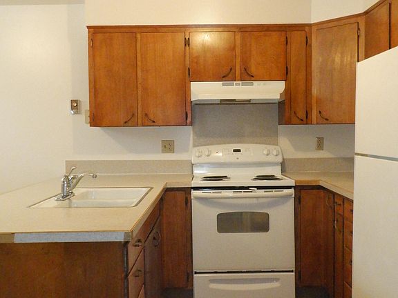 3rd image of 1440 Benton St APT 5
