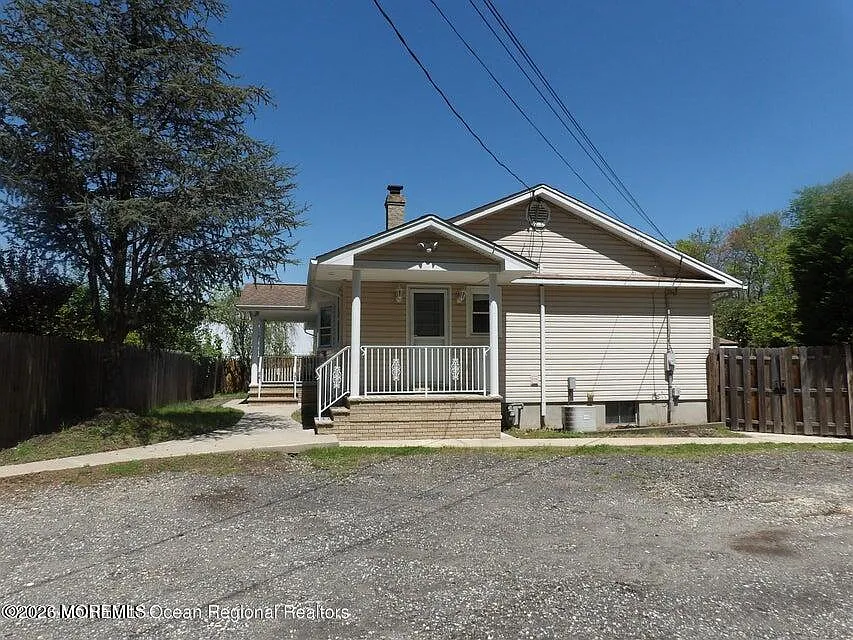 3 bed, $2,800 — Photo 2